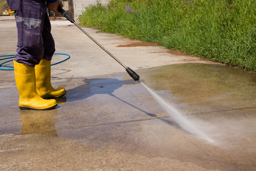 Concrete Pressure Washing vs. Soft Washing: What’s Best for Your Brandon Property?